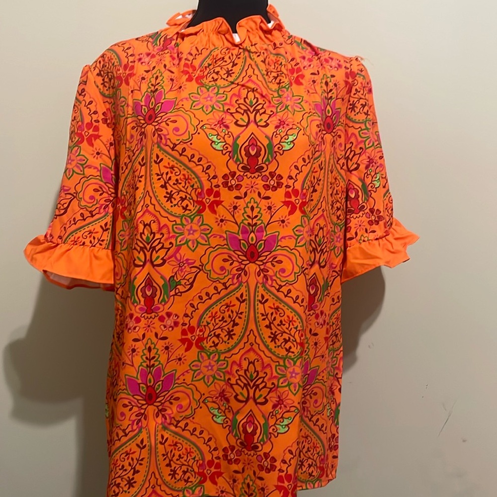 NWT- BD Boutique polyester multicolor puff sleeve shirt.